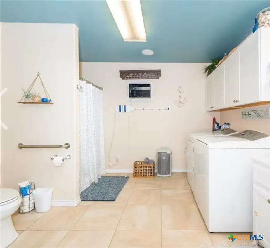 8 Mesquite Street Palacios, TX 77465