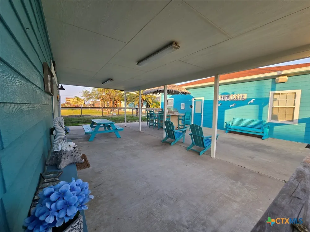 8 Mesquite Street Palacios, TX 77465