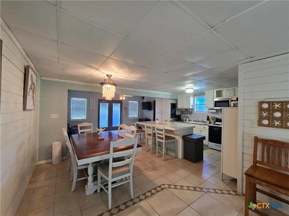 8 Mesquite Street Palacios, TX 77465