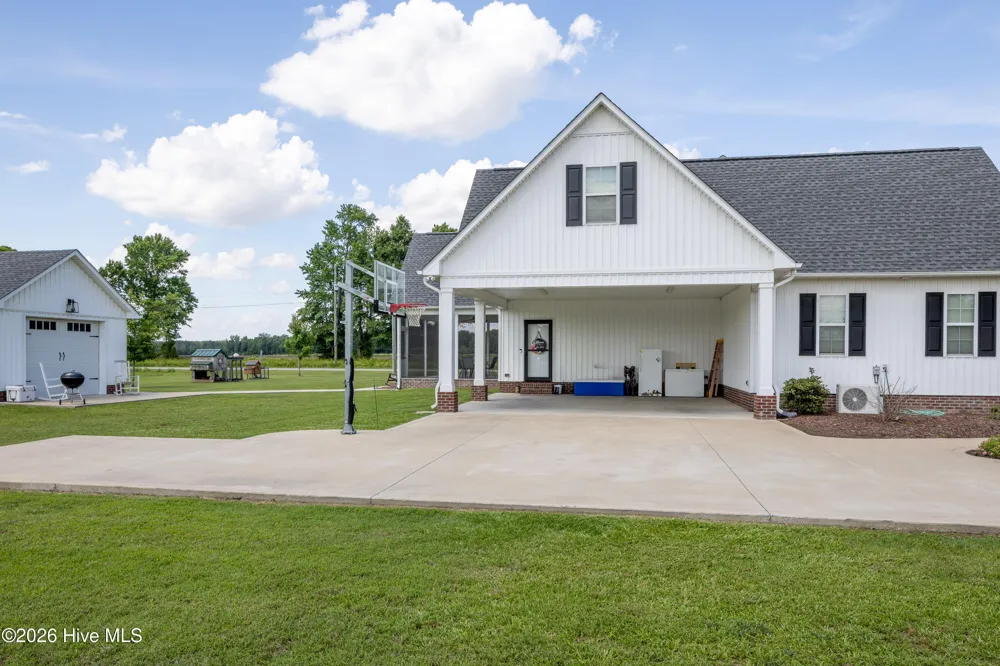 111 Church Street Newton Grove, NC 28366