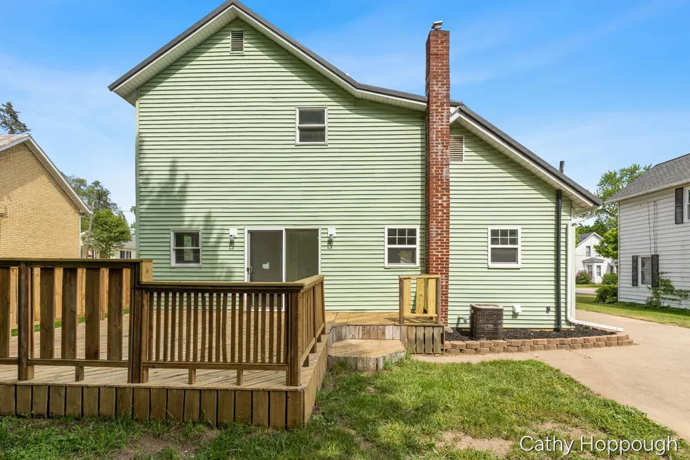 641 Jackson Street Ionia City, MI 48846
