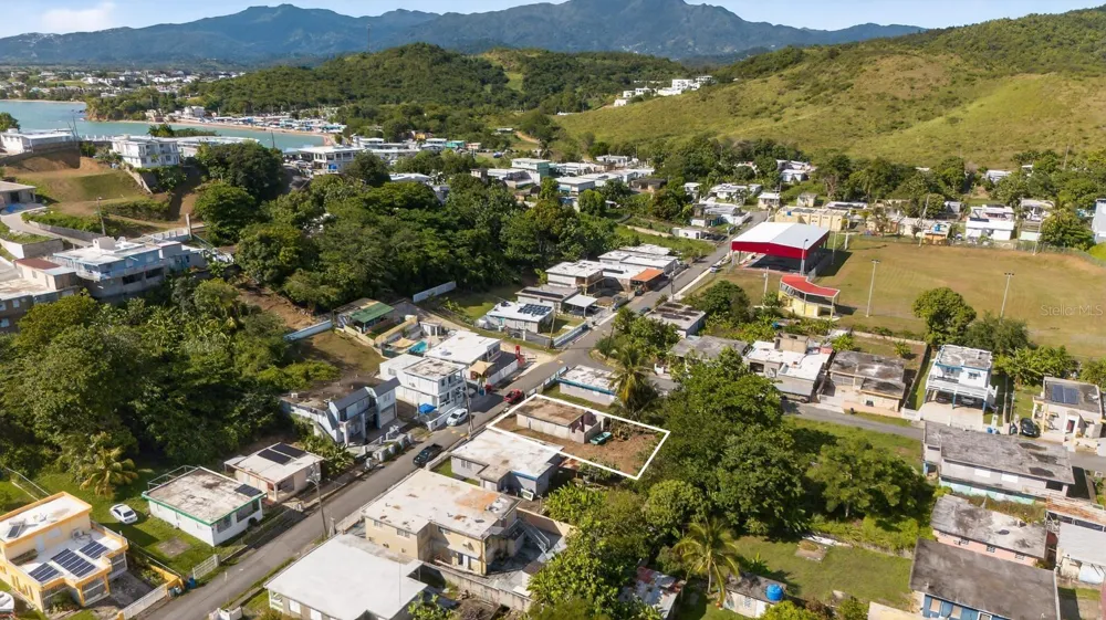 COMM. HUCARES 119 Naguabo, PR 00718