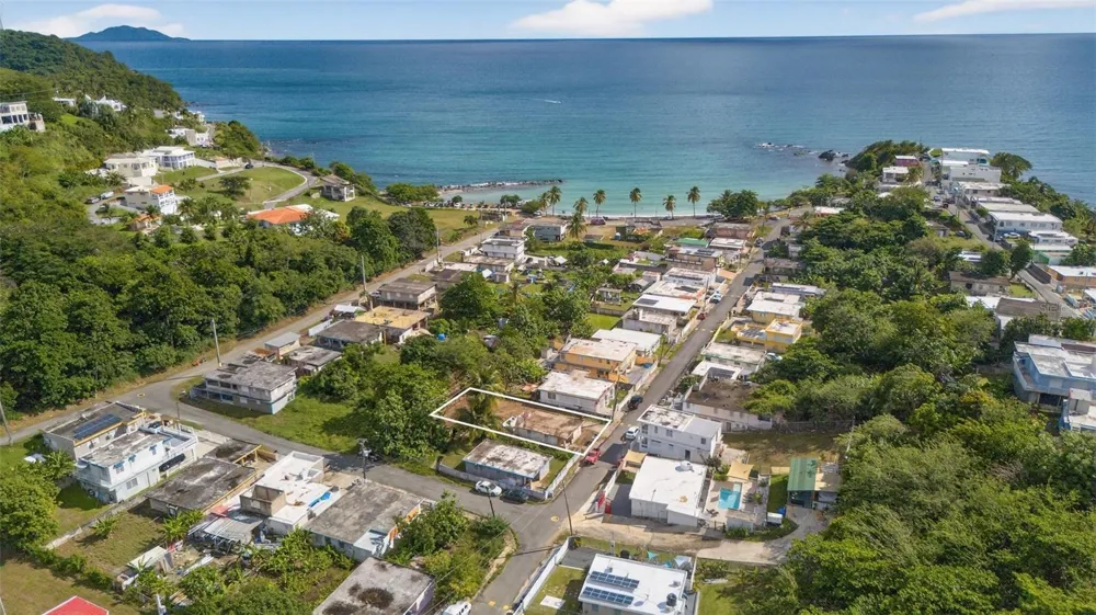 COMM. HUCARES 119 Naguabo, PR 00718