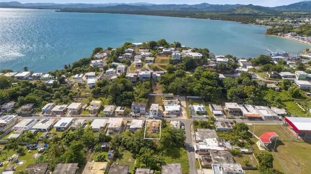 COMM. HUCARES 119 Naguabo, PR 00718