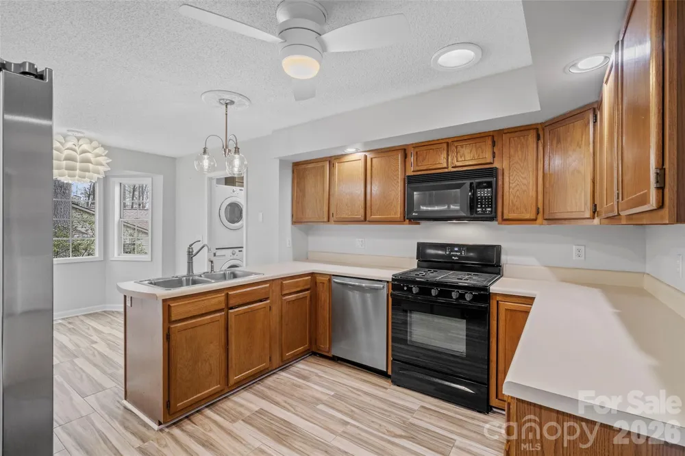 2 Manakiki Court Etowah, NC 28729