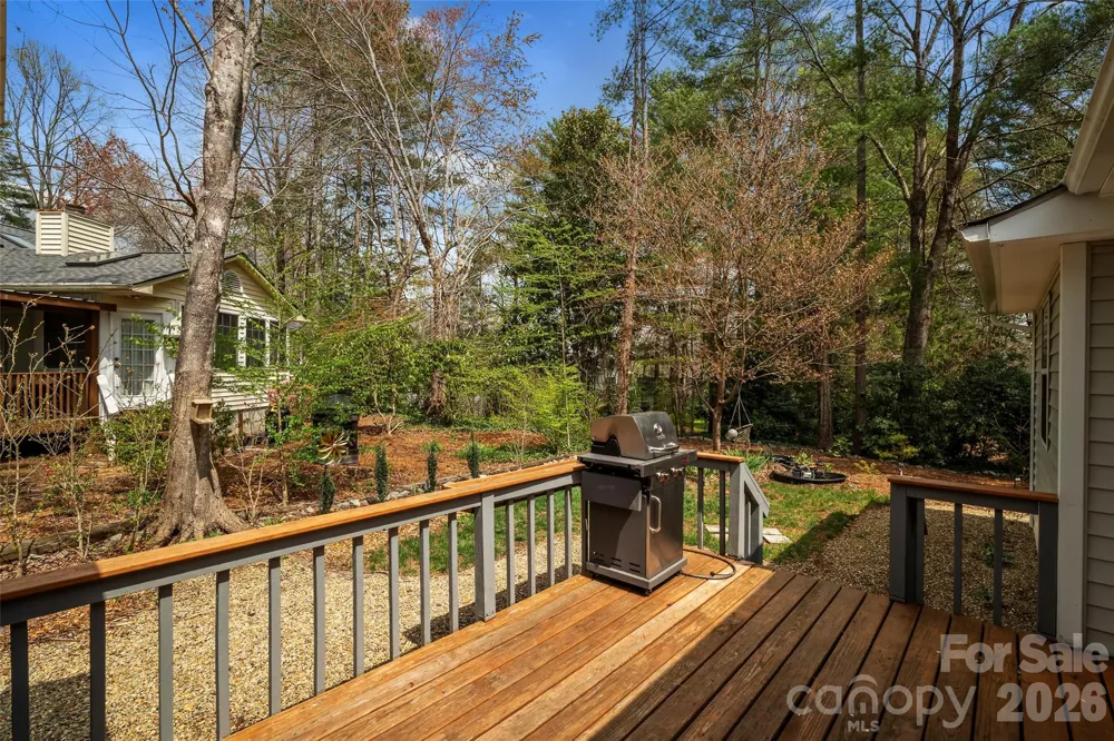 2 Manakiki Court Etowah, NC 28729