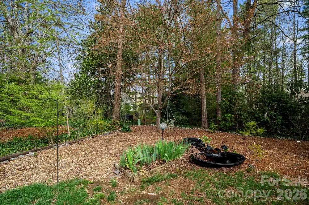 2 Manakiki Court Etowah, NC 28729