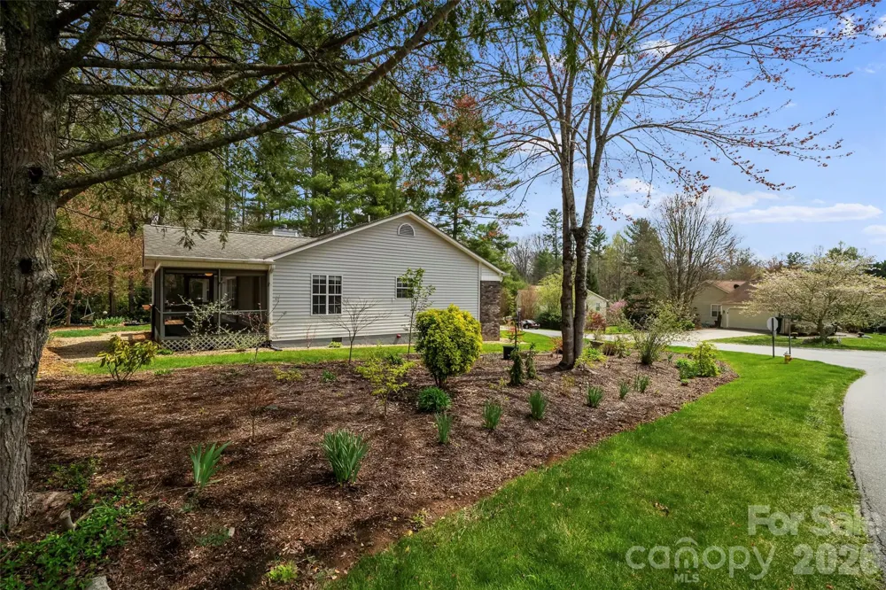 2 Manakiki Court Etowah, NC 28729