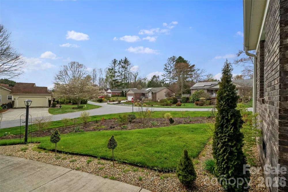 2 Manakiki Court Etowah, NC 28729
