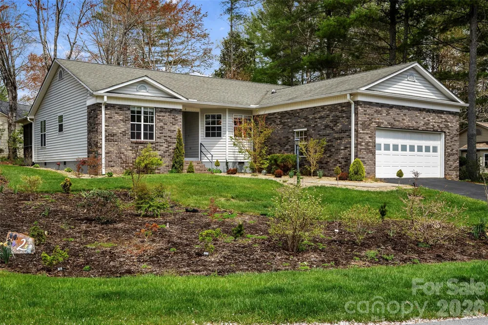 2 Manakiki Court Etowah, NC 28729
