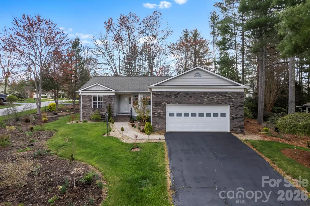 2 Manakiki Court Etowah, NC 28729