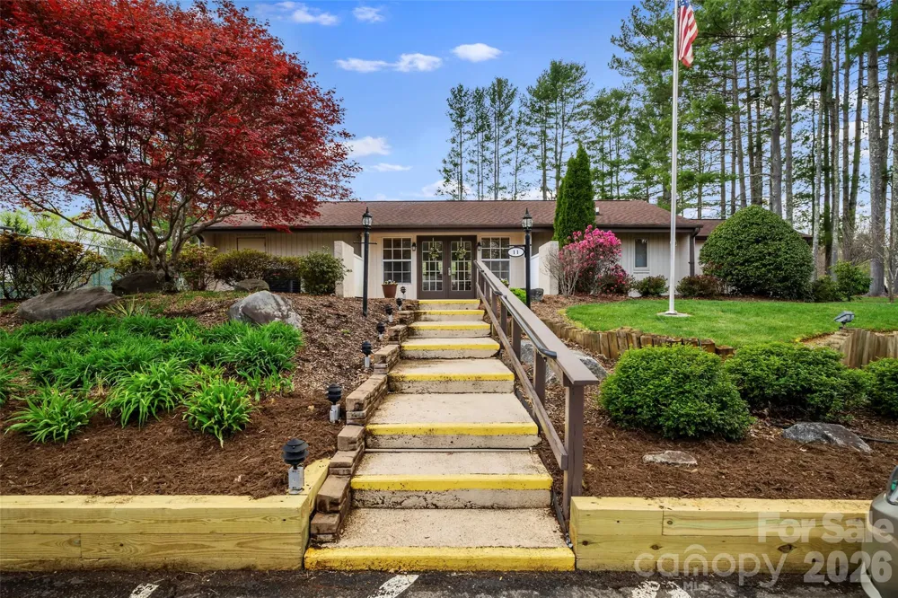 2 Manakiki Court Etowah, NC 28729
