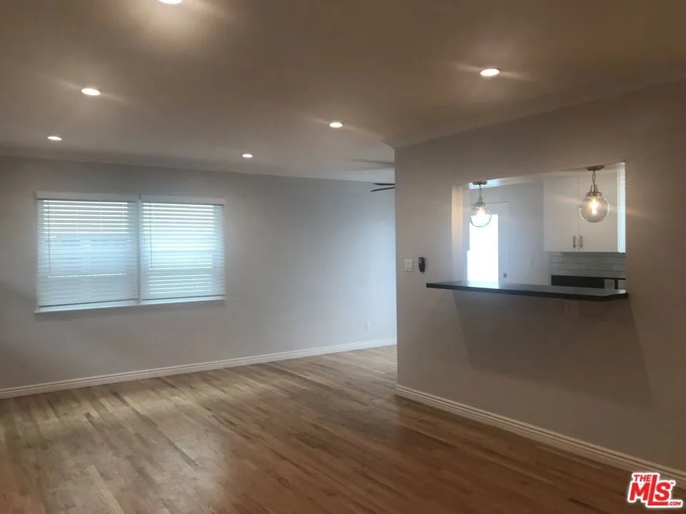 2230 Delaware Avenue Santa Monica, CA 90404