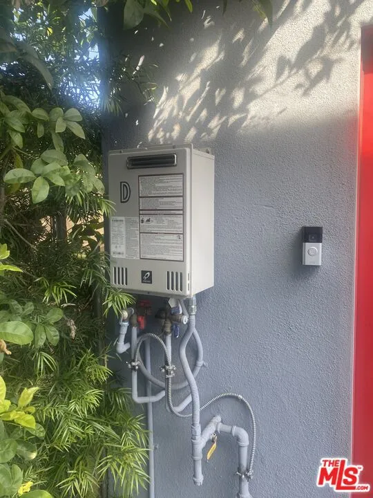 2230 Delaware Avenue Santa Monica, CA 90404