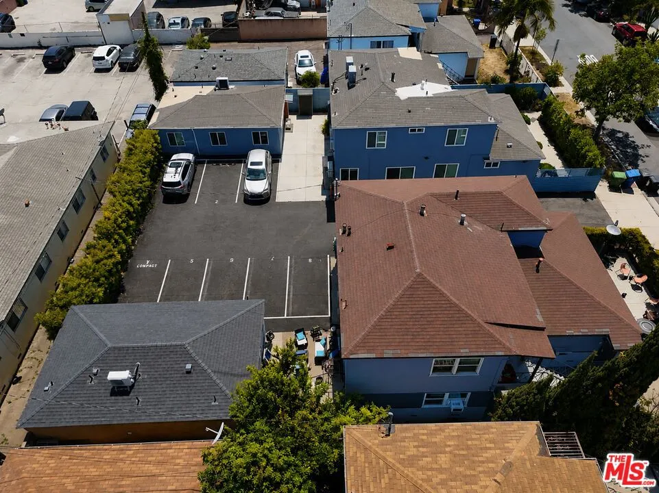 2230 Delaware Avenue Santa Monica, CA 90404