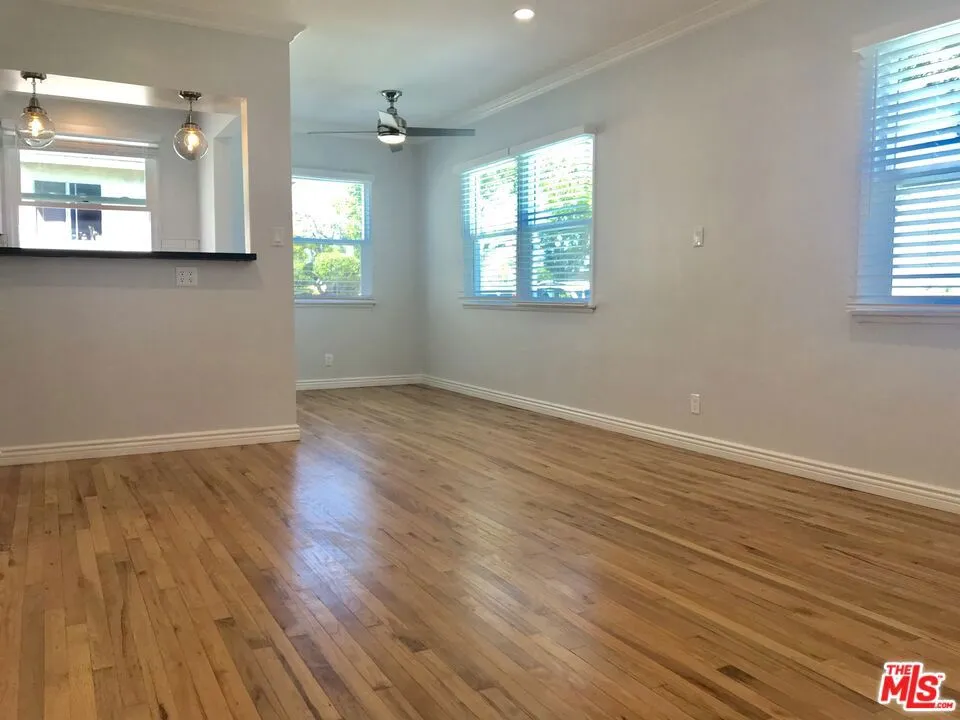 2230 Delaware Avenue Santa Monica, CA 90404