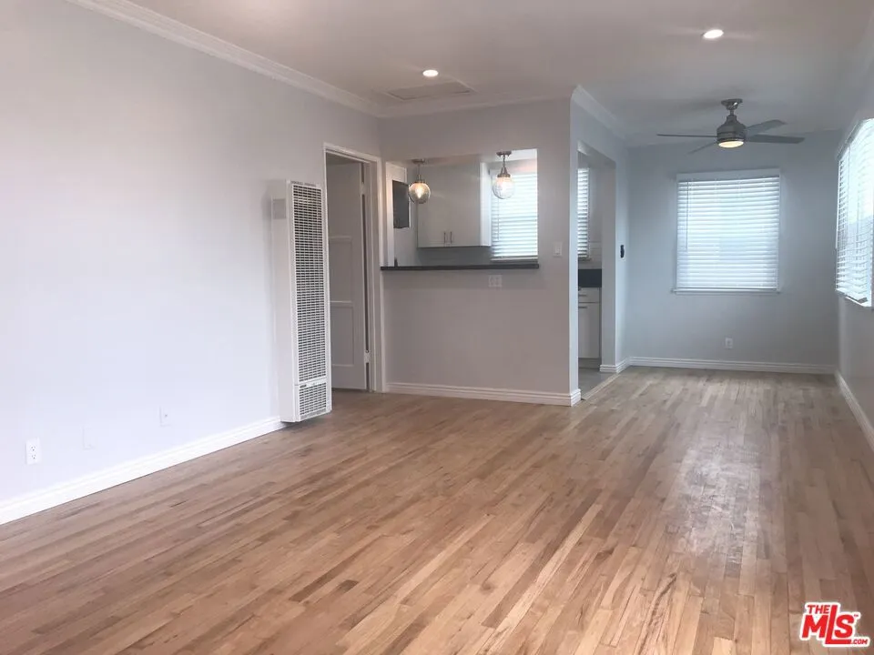 2230 Delaware Avenue Santa Monica, CA 90404