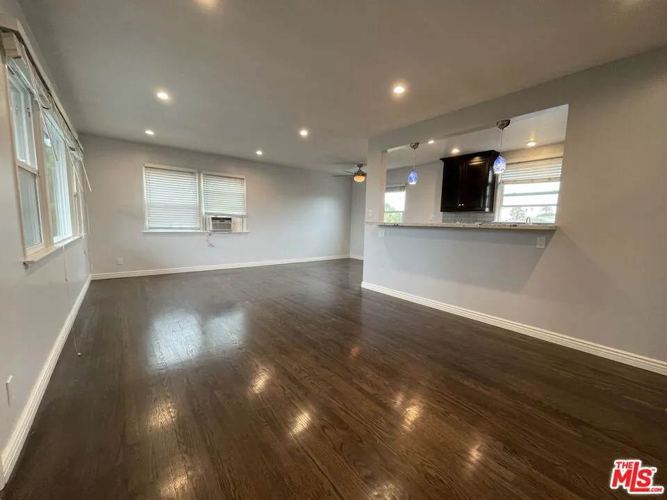 2230 Delaware Avenue Santa Monica, CA 90404