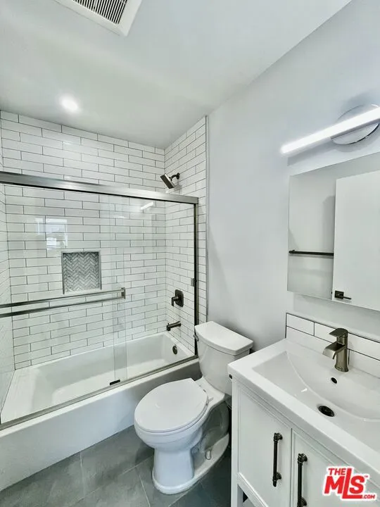2230 Delaware Avenue Santa Monica, CA 90404