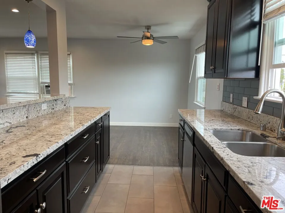2230 Delaware Avenue Santa Monica, CA 90404