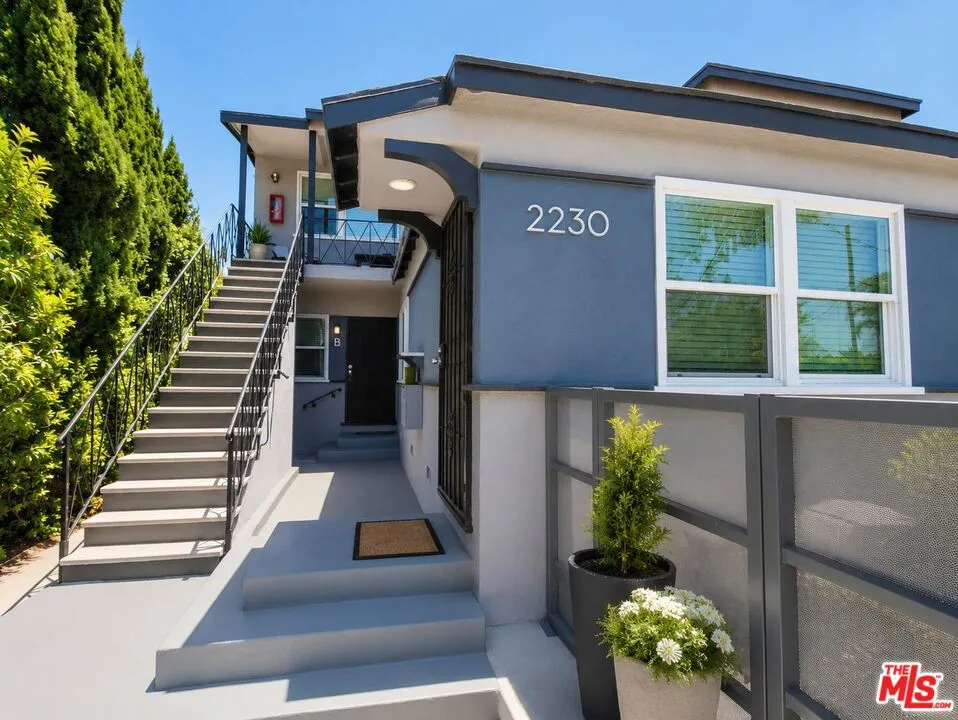 2230 Delaware Avenue Santa Monica, CA 90404