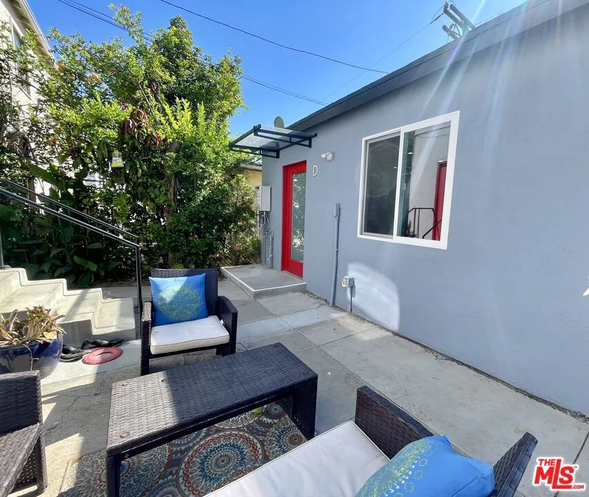 2230 Delaware Avenue Santa Monica, CA 90404