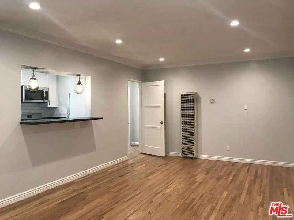 2230 Delaware Avenue Santa Monica, CA 90404