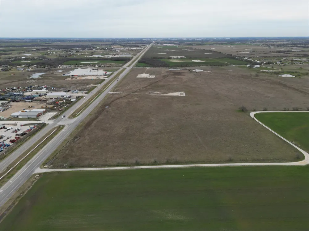 22 W US 380 Ponder, TX 76259