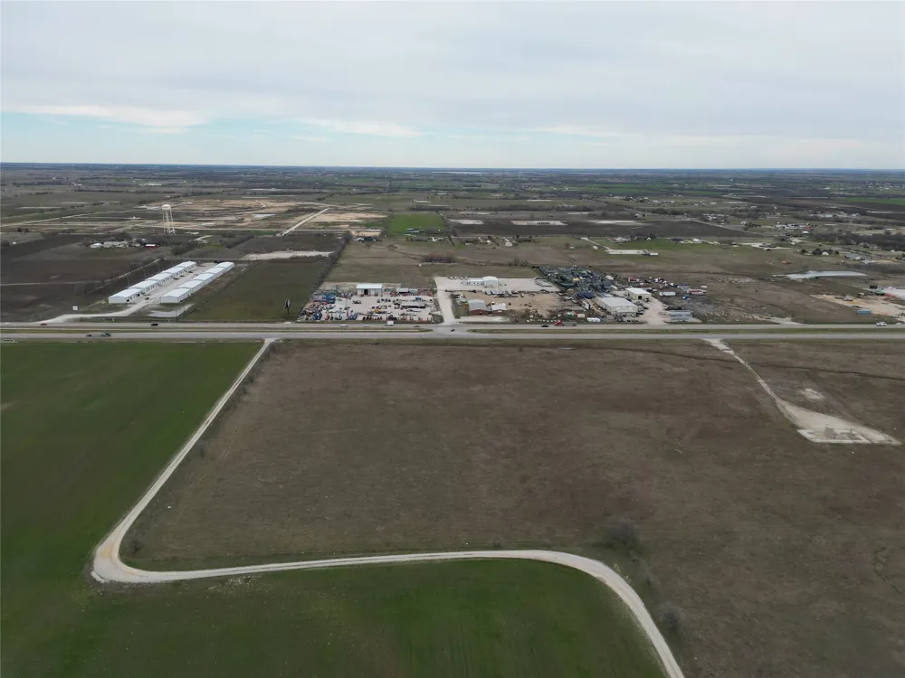 22 W US 380 Ponder, TX 76259