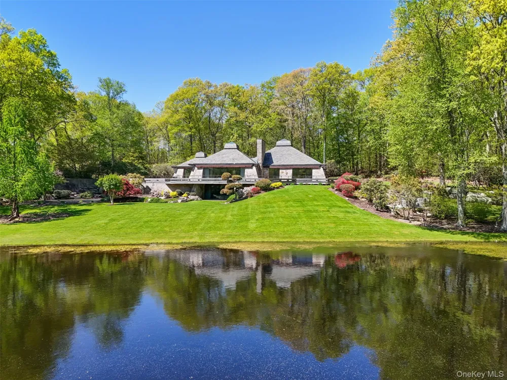 164 Eastwoods Road Pound Ridge, NY 10576