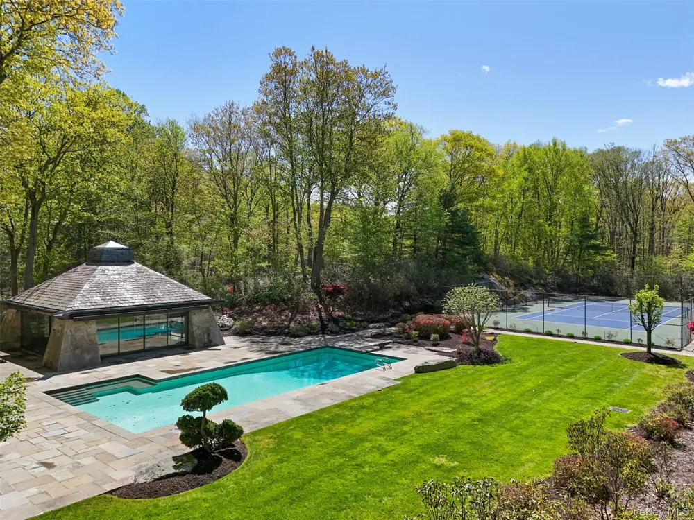 164 Eastwoods Road Pound Ridge, NY 10576