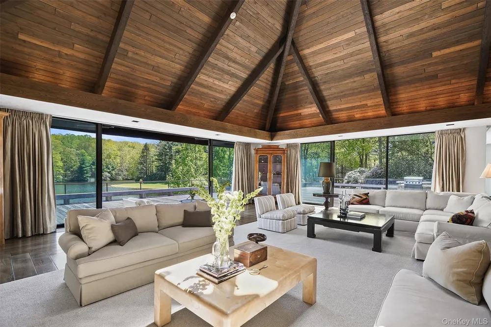 164 Eastwoods Road Pound Ridge, NY 10576
