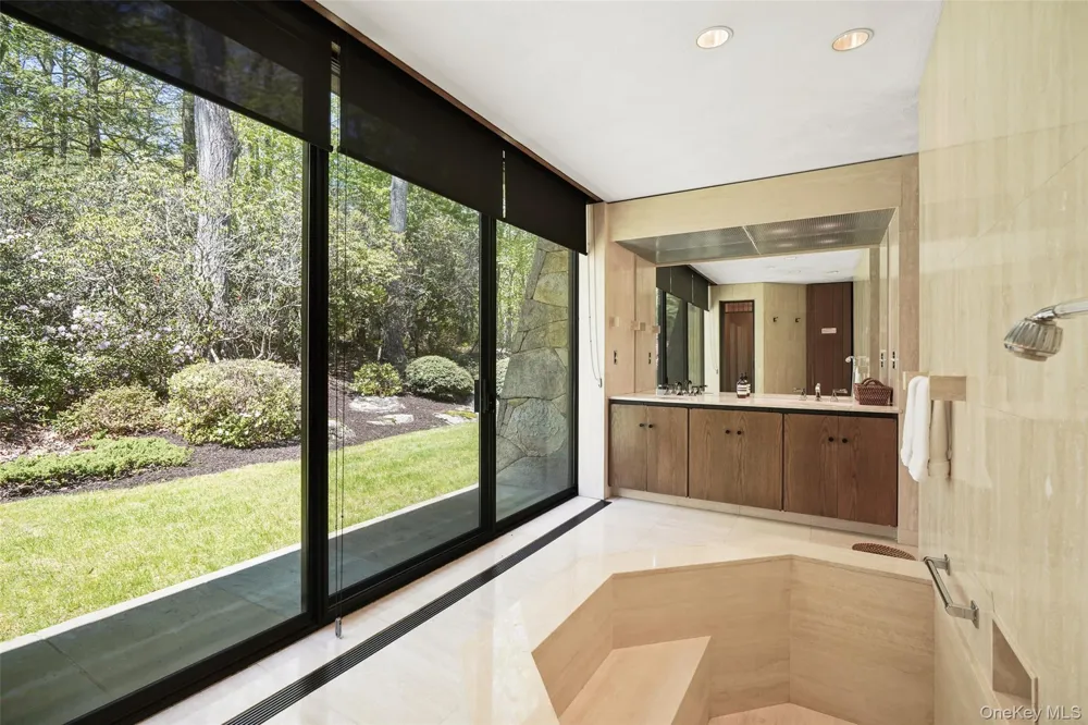164 Eastwoods Road Pound Ridge, NY 10576