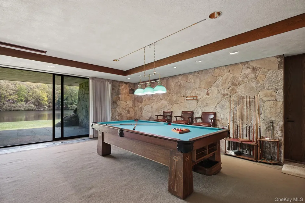 164 Eastwoods Road Pound Ridge, NY 10576