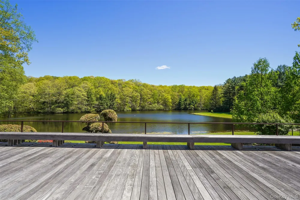 164 Eastwoods Road Pound Ridge, NY 10576