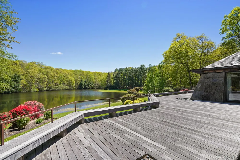 164 Eastwoods Road Pound Ridge, NY 10576