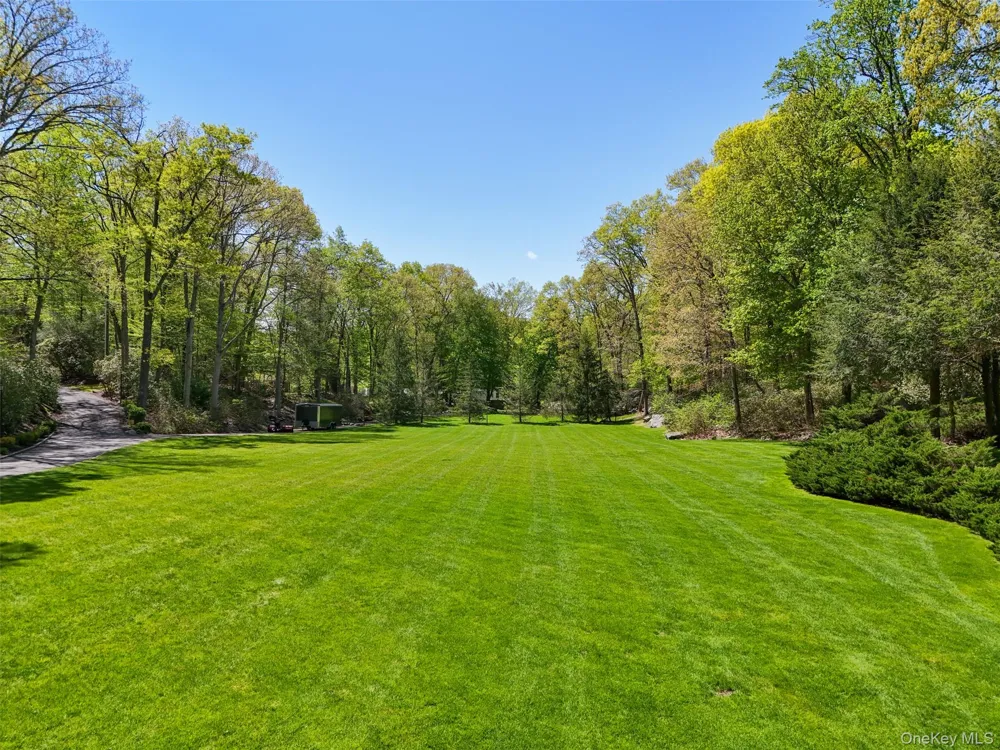164 Eastwoods Road Pound Ridge, NY 10576