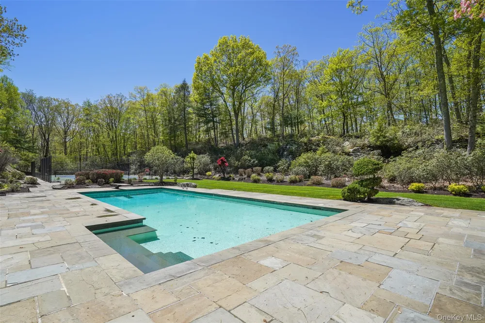 164 Eastwoods Road Pound Ridge, NY 10576