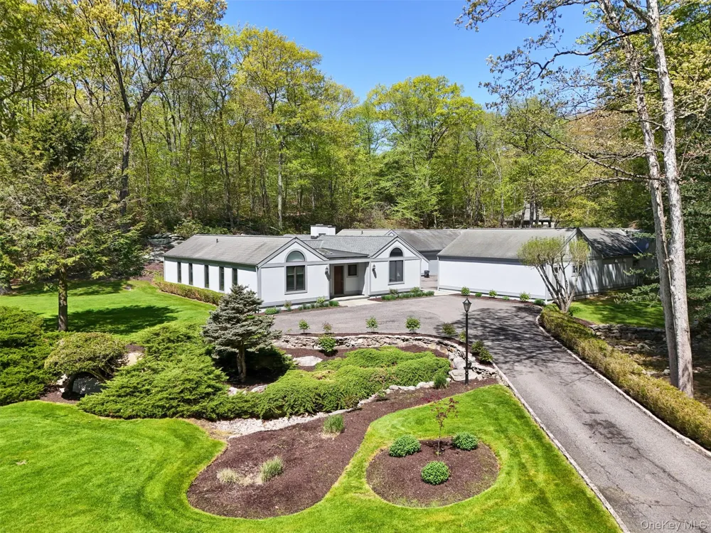164 Eastwoods Road Pound Ridge, NY 10576