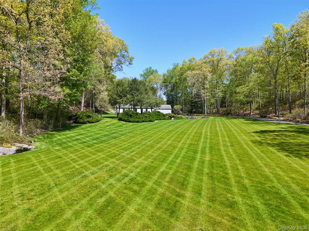 164 Eastwoods Road Pound Ridge, NY 10576