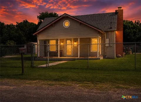 300 W Avenue J