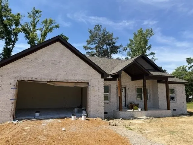 225 CHARIOT LN
