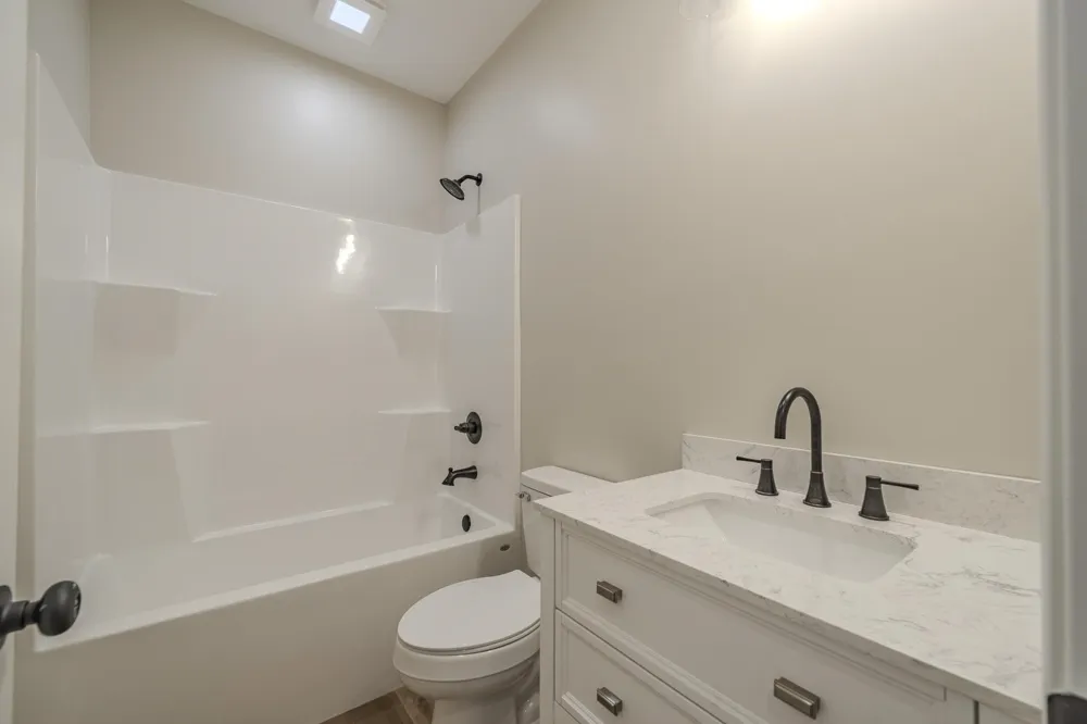 225 CHARIOT LN Savannah, TN 38372