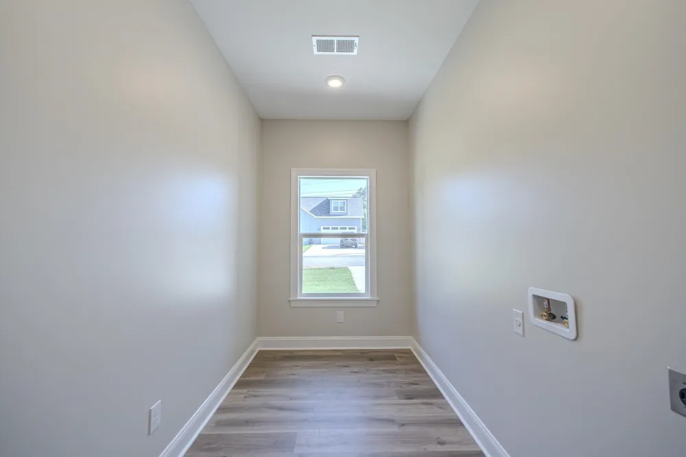 225 CHARIOT LN Savannah, TN 38372