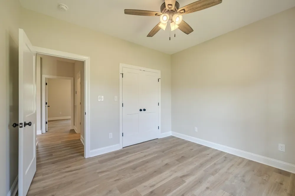 225 CHARIOT LN Savannah, TN 38372