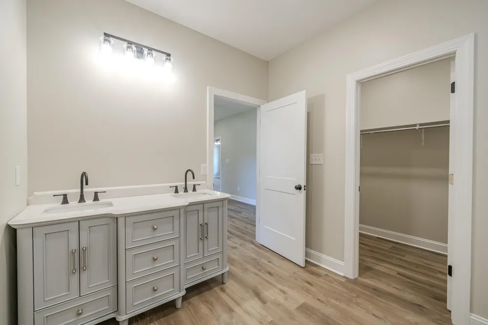 225 CHARIOT LN Savannah, TN 38372