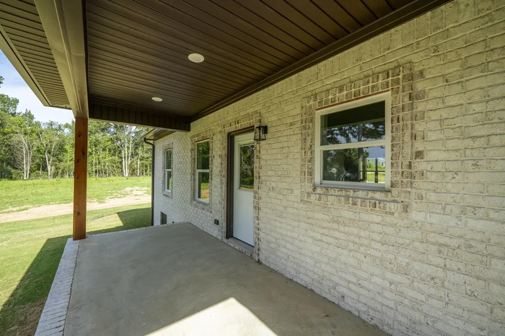 225 CHARIOT LN Savannah, TN 38372