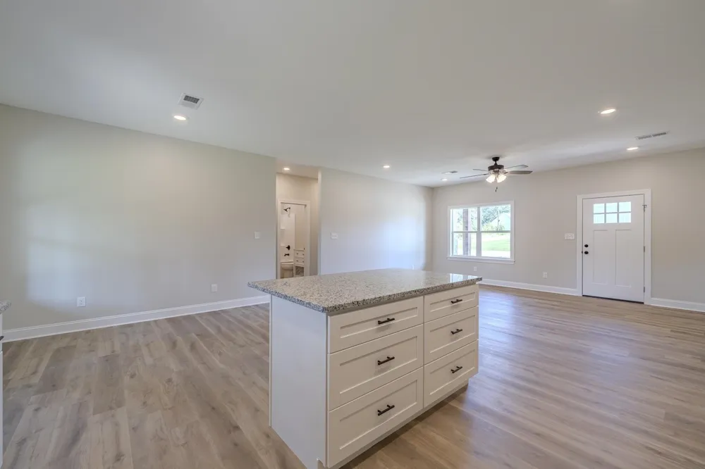 225 CHARIOT LN Savannah, TN 38372