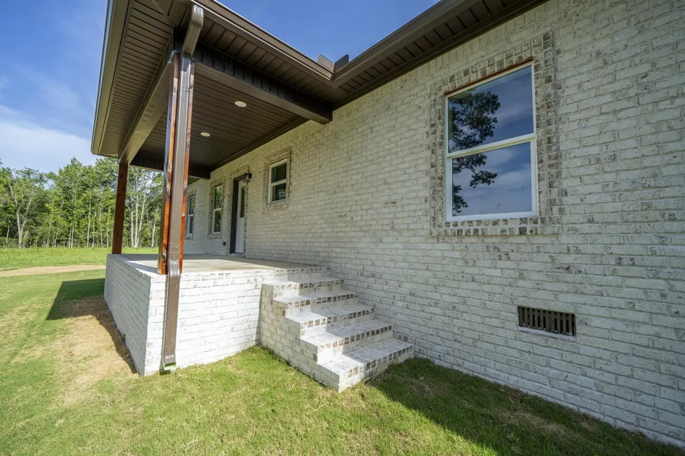 225 CHARIOT LN Savannah, TN 38372