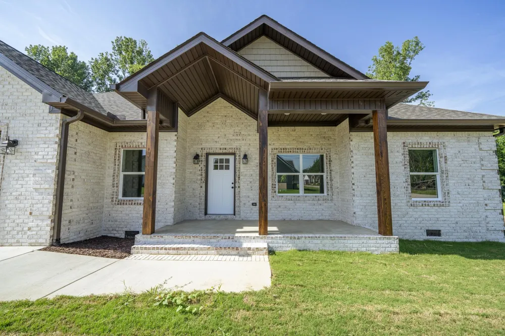 225 CHARIOT LN Savannah, TN 38372